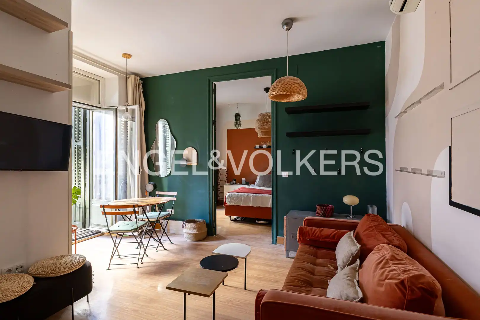 Living room of Flat for rent in Madrid  with Air Conditioner, Heating and Parquet flooring