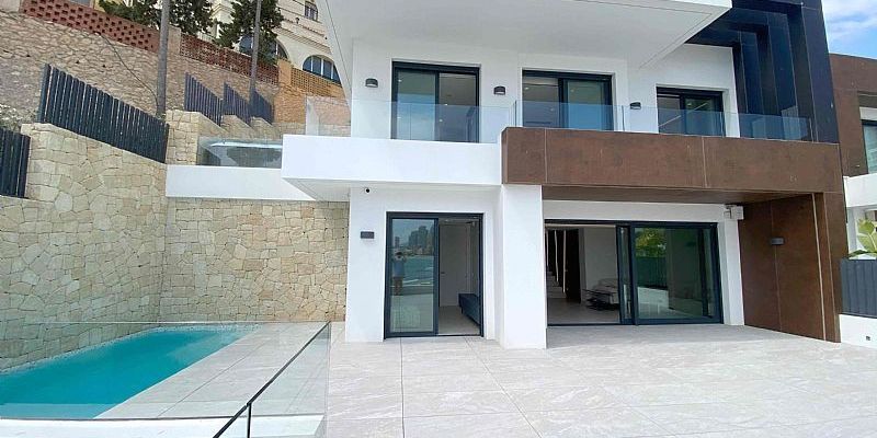 Exterior view of Single-family semi-detached for sale in Benidorm  with Air Conditioner and Terrace