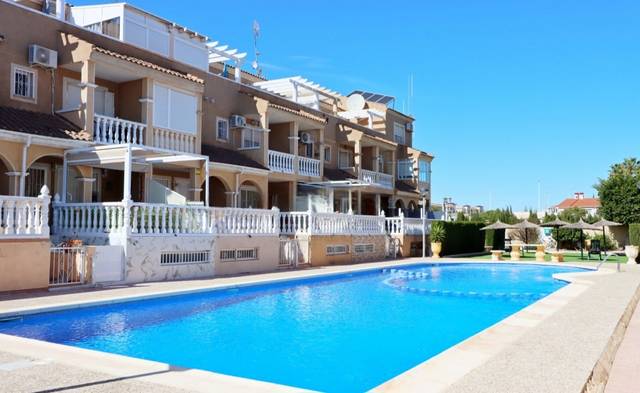 Casa adosada en Venta en La Zenia