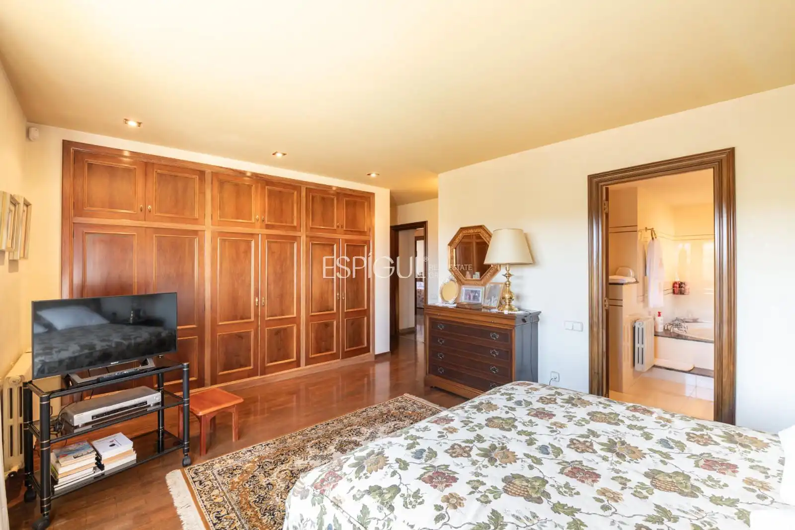 Bedroom of Houses for sale in Sant Cugat del Vallès  with Air Conditioner, Heating and Parquet flooring