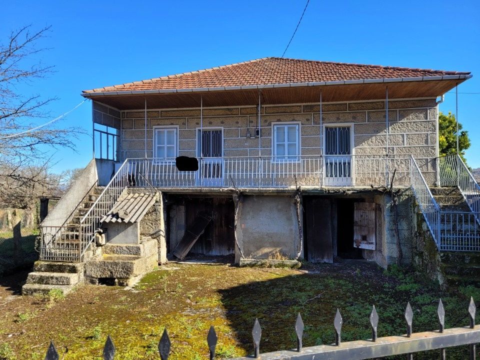 Vista exterior de Casa o xalet en venda en A Merca   amb Jardí privat