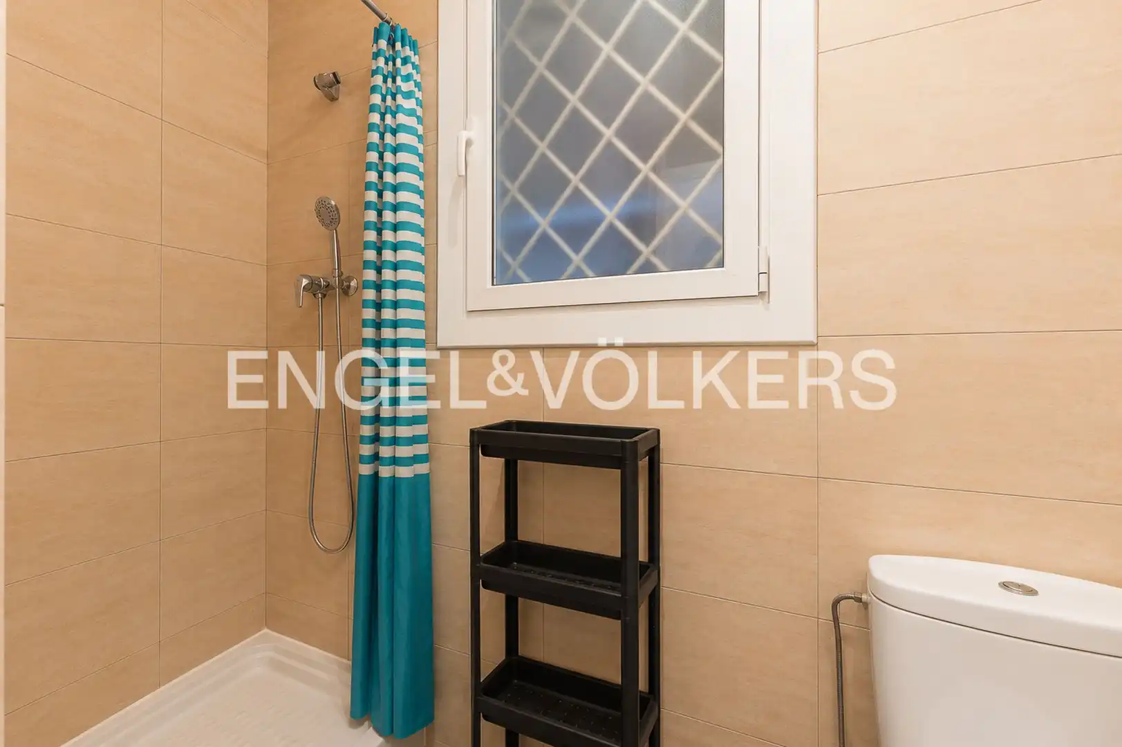 Bathroom of Ground floor for sale in Barcelona  with Heating, Parquet flooring and Terrace