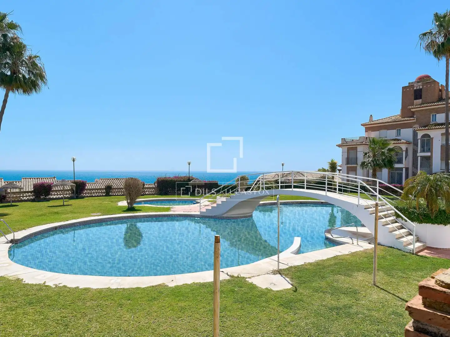 Swimming pool of Flat for sale in Almuñécar  with Air Conditioner, Terrace and Swimming Pool