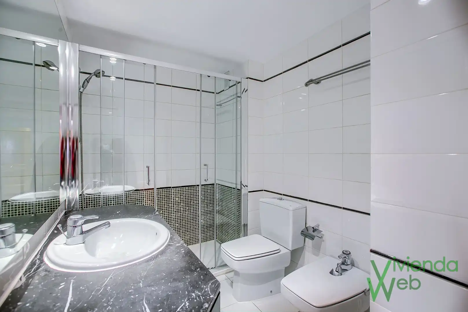 Bathroom of Flat for rent in Pozuelo de Alarcón  with Air Conditioner, Heating and Private garden