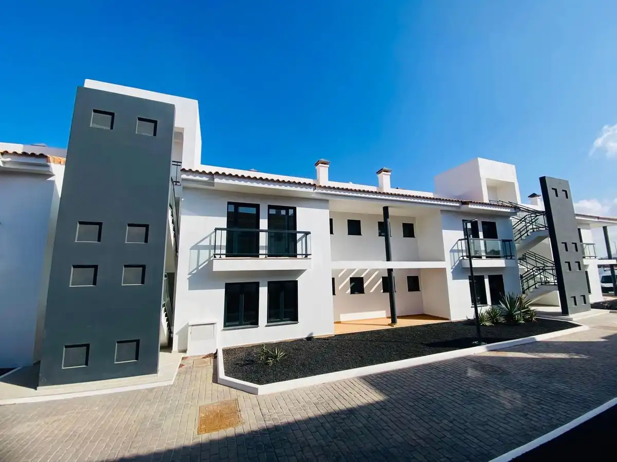 Vista exterior de Apartamento en venta en La Oliva con Terraza y Piscina comunitaria