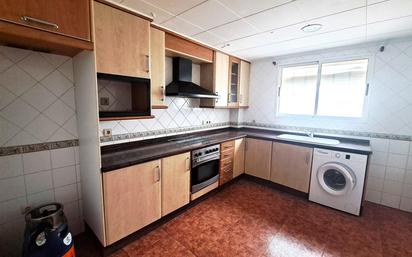 Kitchen of Flat for sale in Alzira  with Terrace, Storage room and Balcony