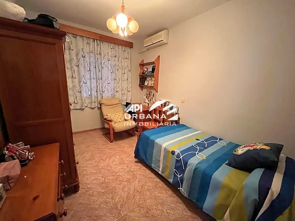 Dormitori de Casa o xalet en venda en Lucena amb Aire condicionat, Terrassa i Traster