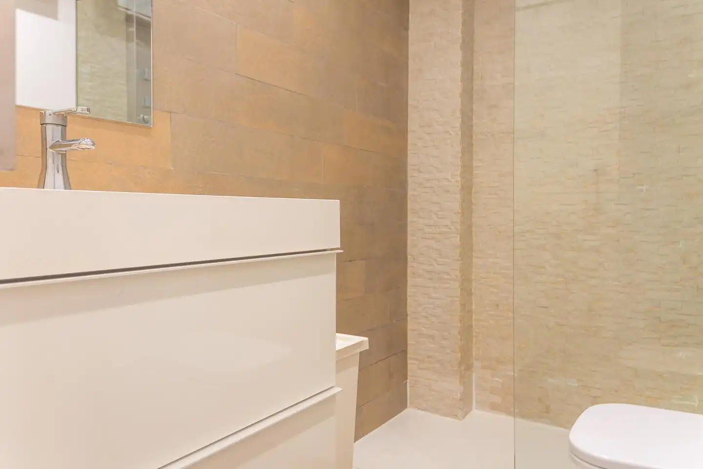 Badezimmer von Wohnung zur Miete in Benicasim / Benicàssim mit Parkett und Gemeinschaftspool