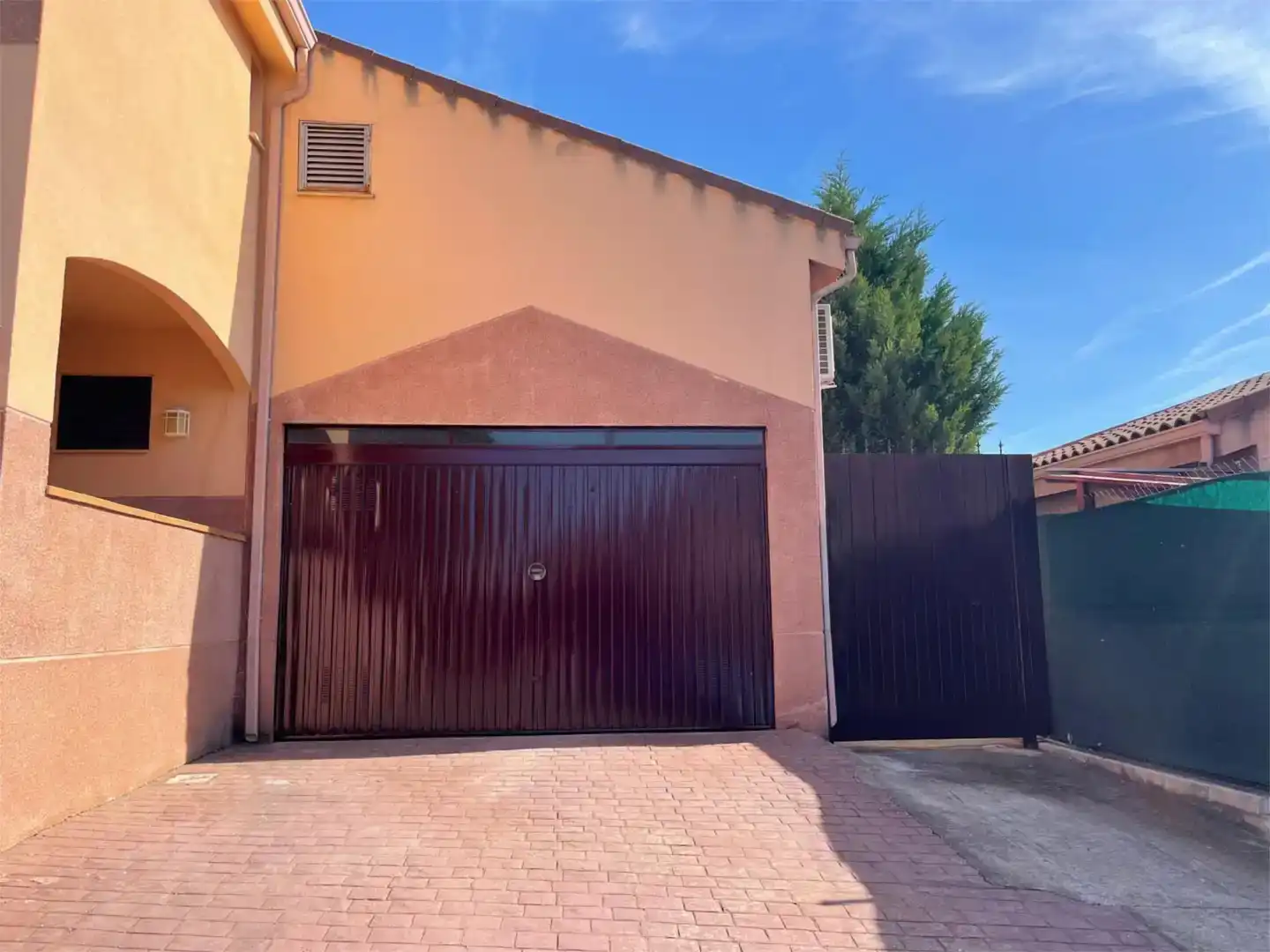 Aparcament de Casa o xalet en venda en Toledo amb Aire condicionat, Jardí privat i Parquet