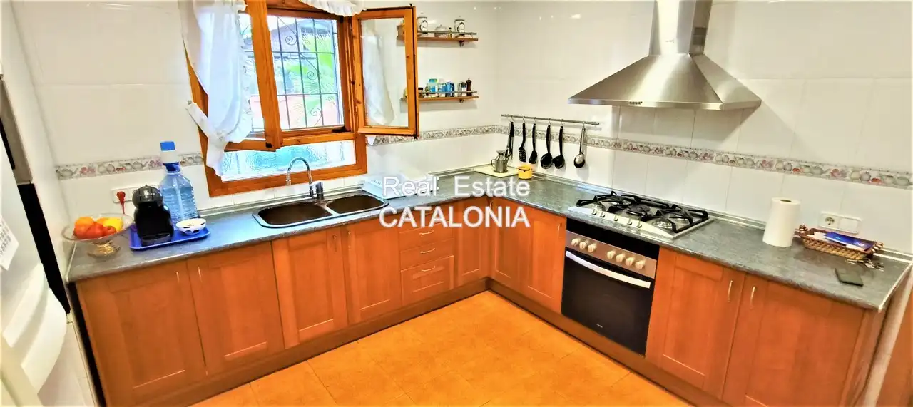 Cuina de Casa o xalet en venda en Lloret de Mar amb Aire condicionat, Calefacció i Jardí privat