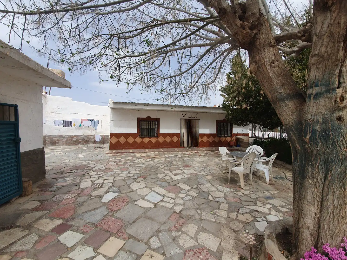 Vista exterior de Casa o xalet en venda en Guadix amb Jardí privat i Terrassa