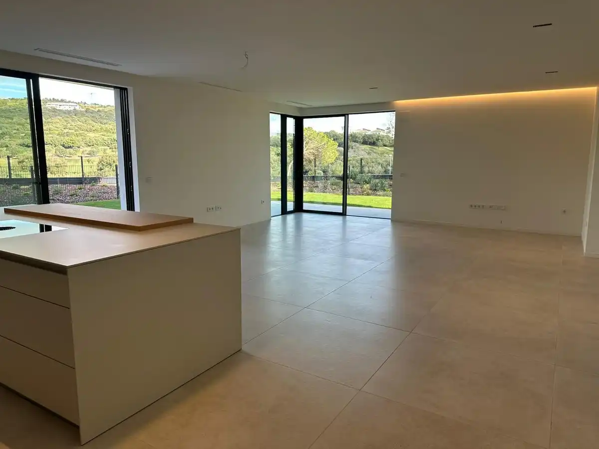 Sala d'estar de Planta baixa en venda en Sotogrande amb Aire condicionat, Forn i Rentadora