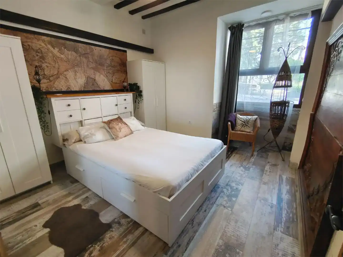Dormitori de Apartament de lloguer en Jaén amb Aire condicionat i Moblat
