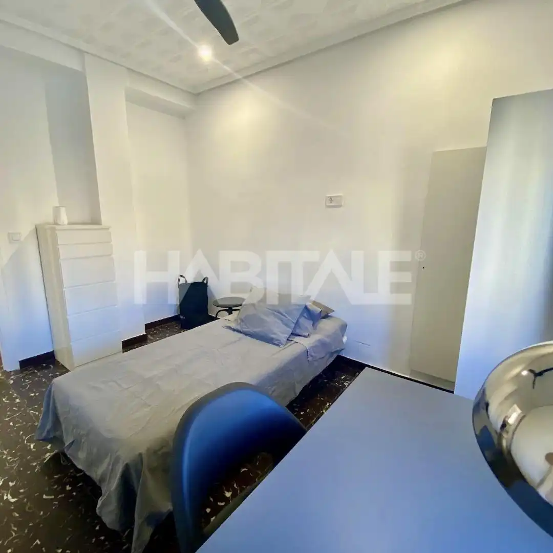 Schlafzimmer von Wohnung zur untervermieten in Valencia mit Möbliert