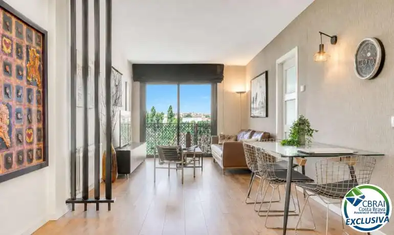 Sala d'estar de Àtic en venda en Figueres amb Terrassa i Balcó