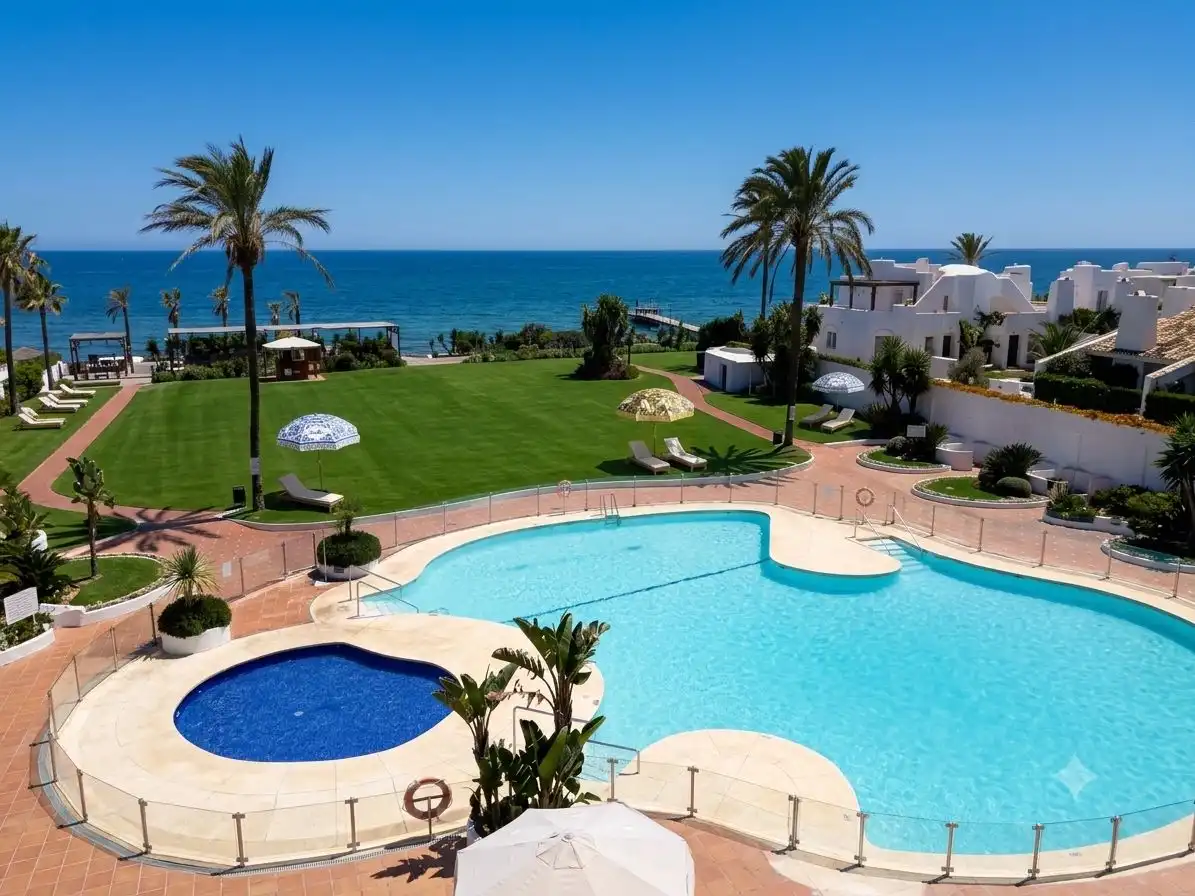 Schwimmbecken von Wohnung zur Miete in Estepona mit Klimaanlage, Terrasse und Möbliert