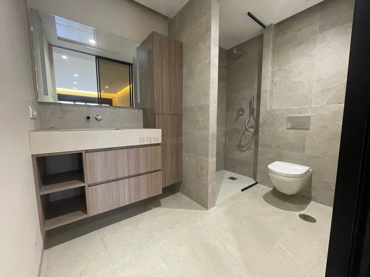 Baño de Estudio en venta en Torrevieja con Aire acondicionado, Calefacción y Terraza