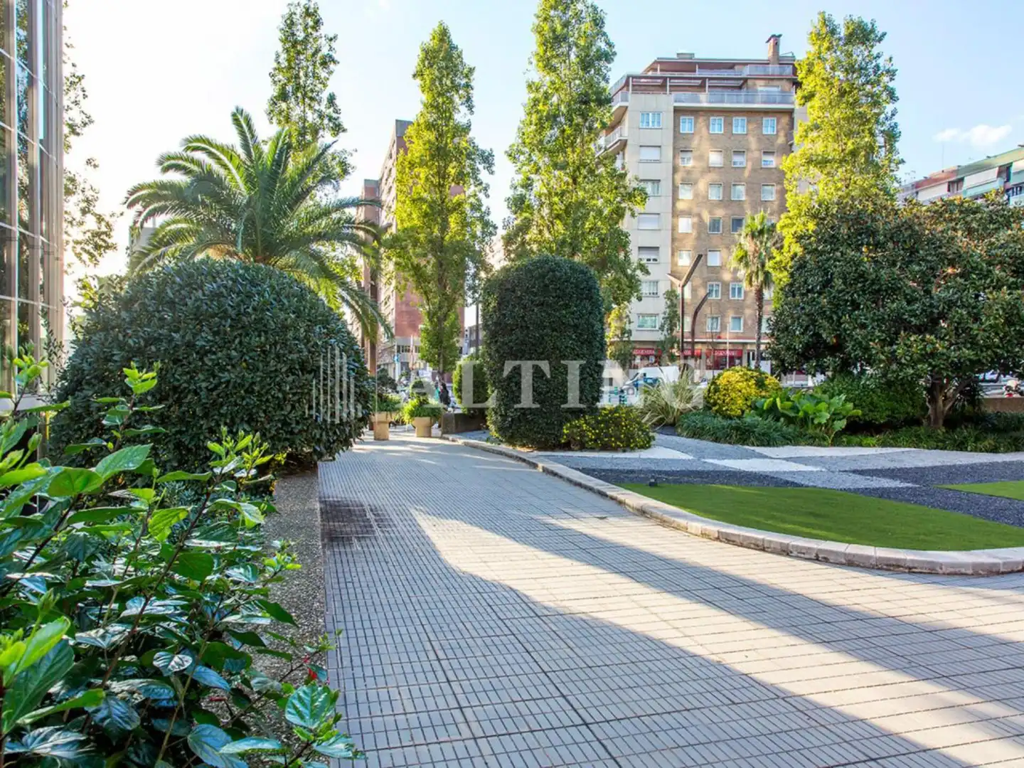 Vista exterior de Garatge en venda en Barcelona
