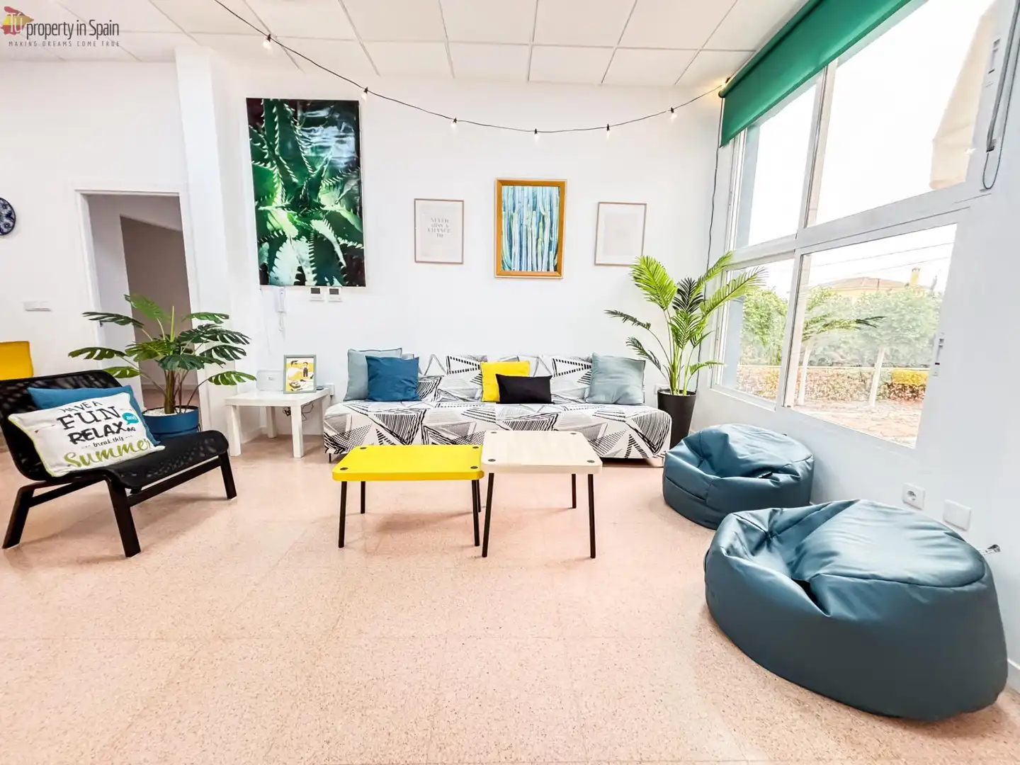 Sala de estar de Piso para compartir en San Vicente del Raspeig / Sant Vicent del Raspeig con Aire acondicionado, Calefacción y Jardín privado