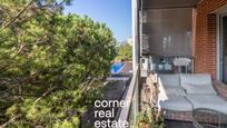 Exterior view of Flat for sale in Sant Cugat del Vallès  with Air Conditioner, Terrace and Balcony