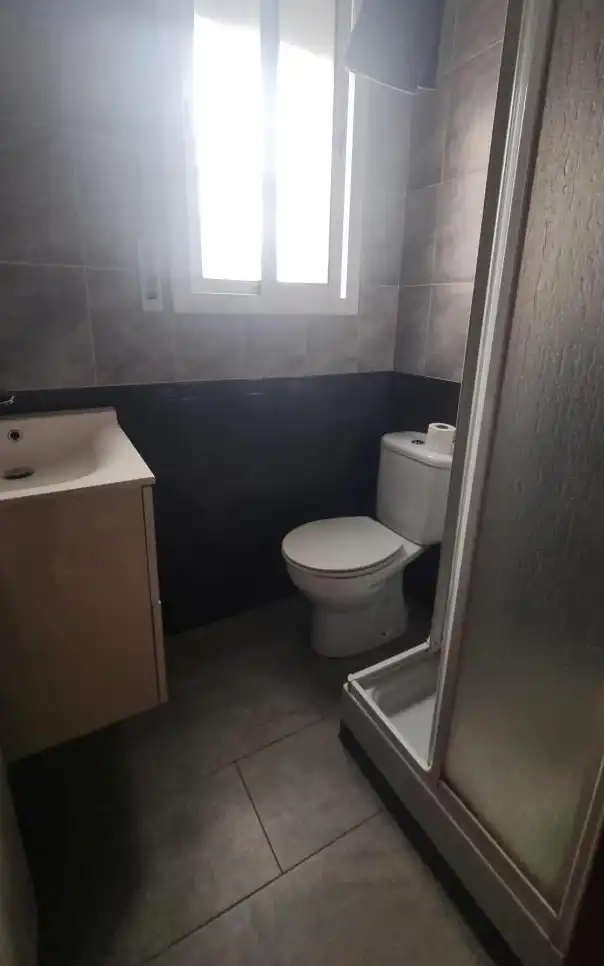 Baño de Casa adosada en venta en Vilanova i la Geltrú con Calefacción