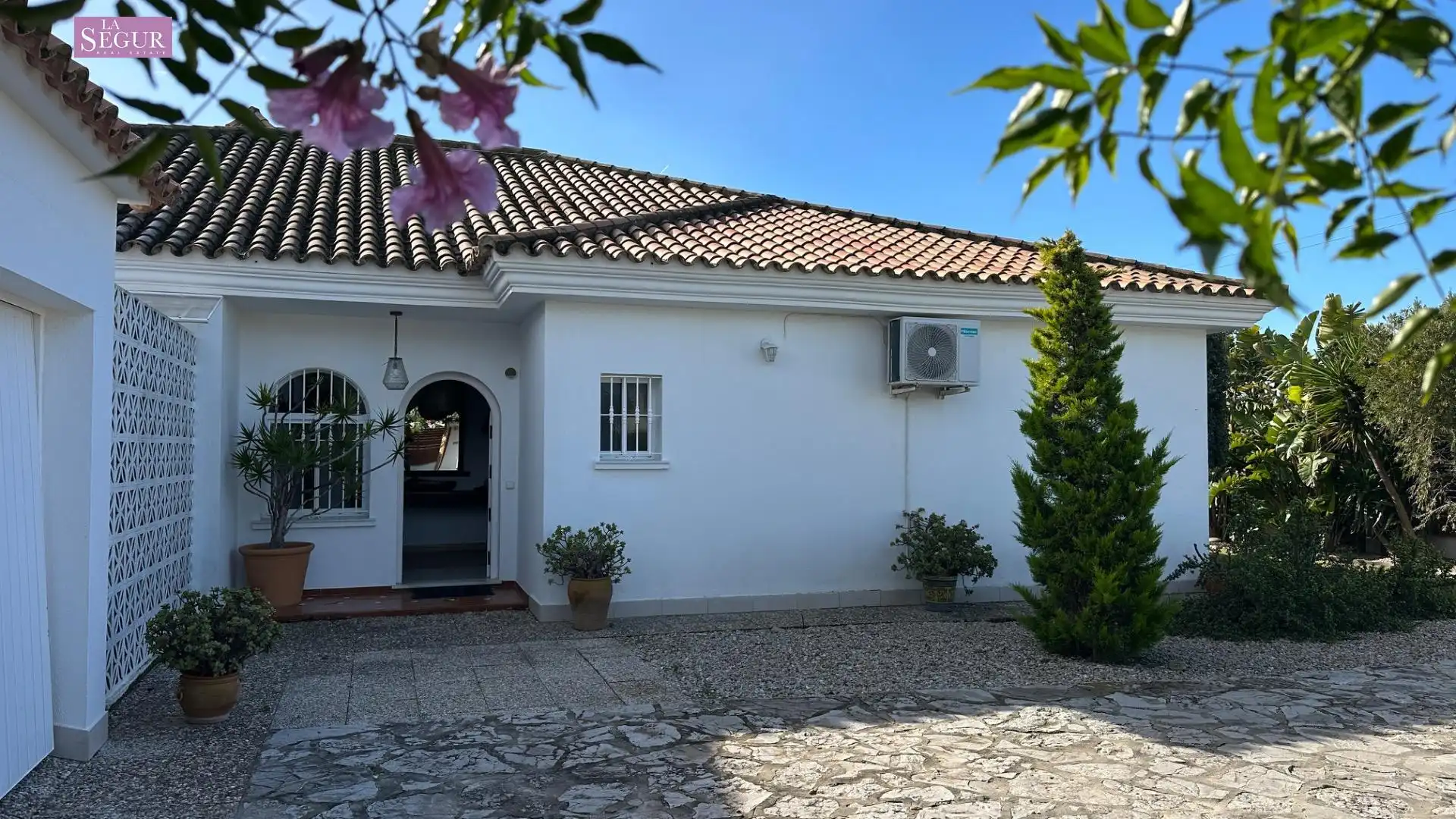 Vista exterior de Finca rústica en venta en Barbate con Aire acondicionado, Jardín privado y Terraza