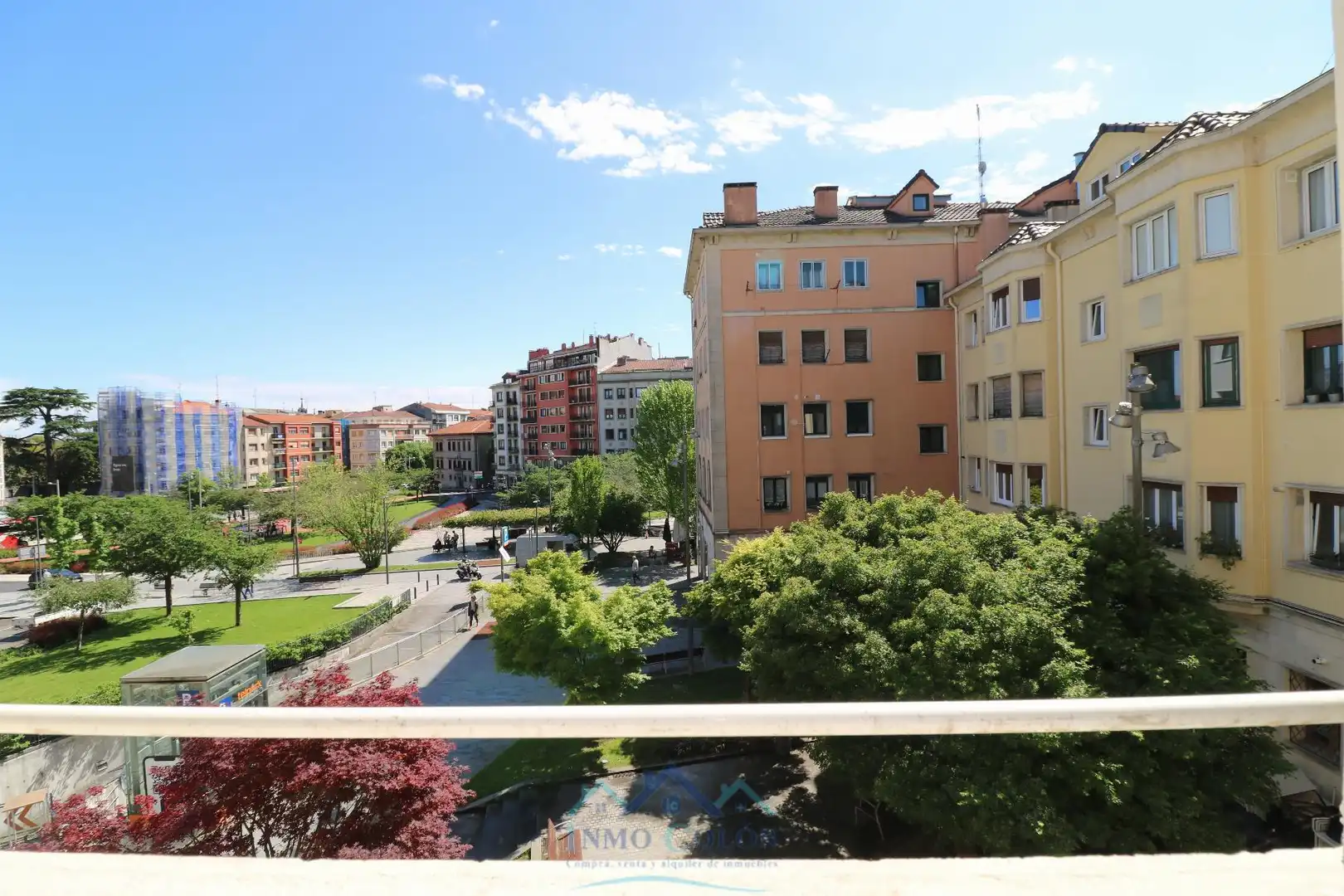 Vista exterior de Piso en venta en Irun  con Calefacción y Trastero