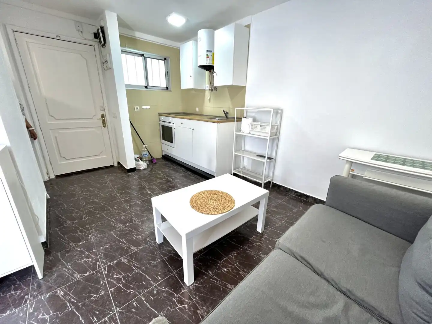 Sala de estar de Apartamento de alquiler en San Bartolomé de Tirajana con Terraza, Amueblado y Piscina comunitaria