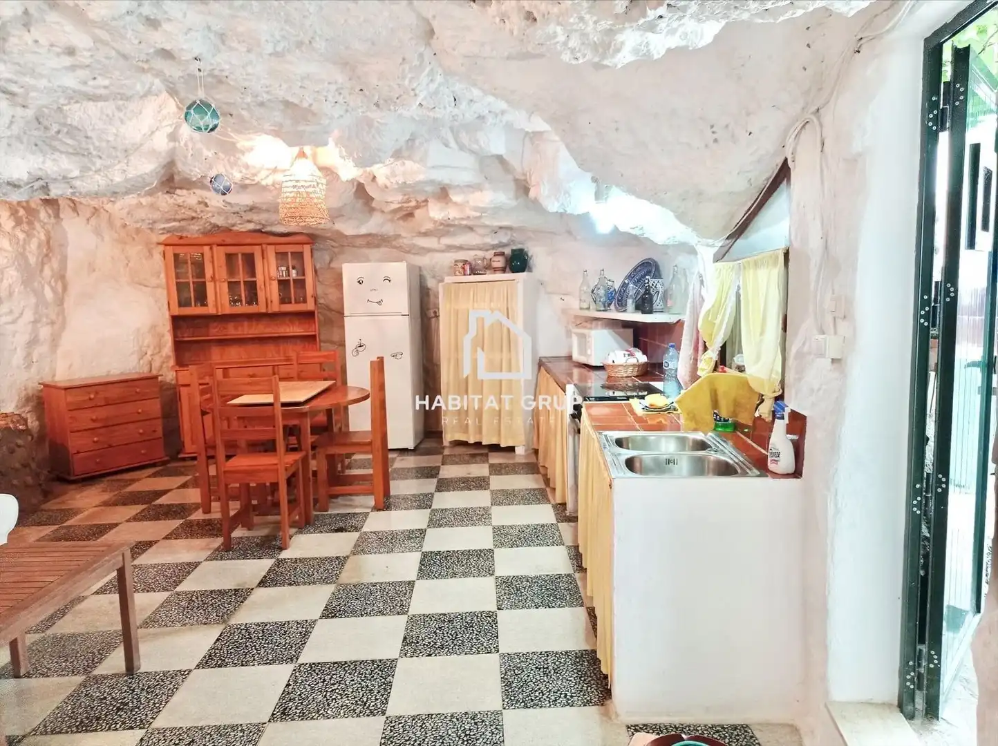 Cuina de Casa o xalet en venda en Ciutadella de Menorca amb Jardí privat, Terrassa i Piscina