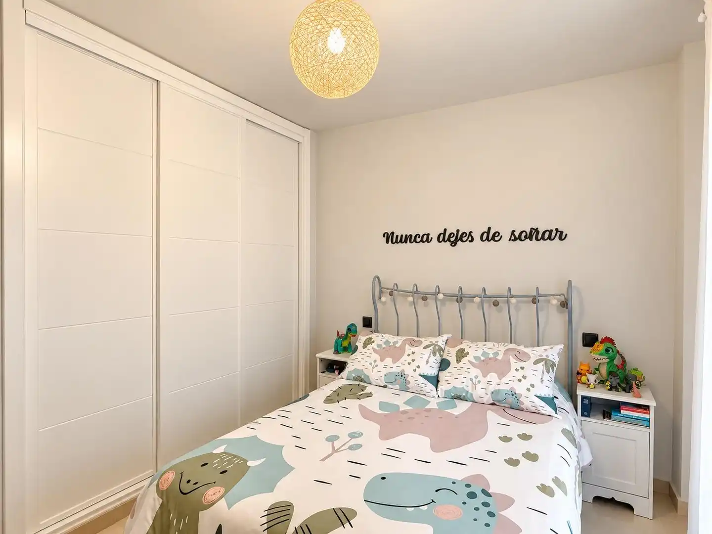 Bedroom of Houses for sale in Chiloeches, Guadalajara