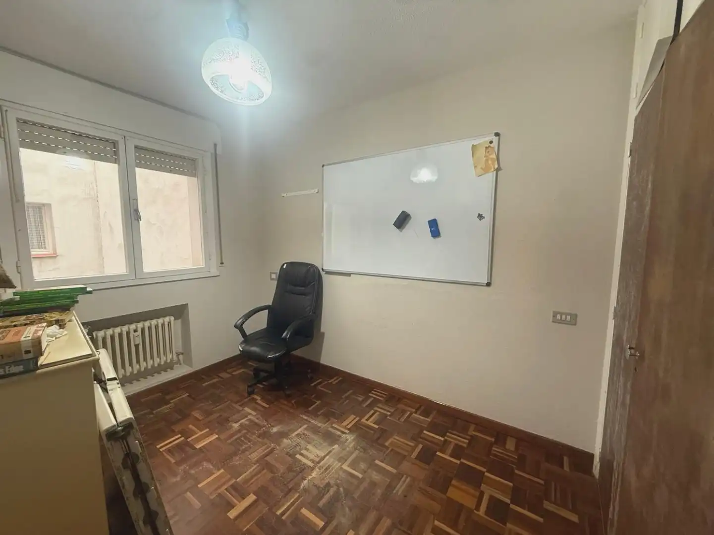 Piso en venta en Avilés con Calefacción, Parquet y Terraza