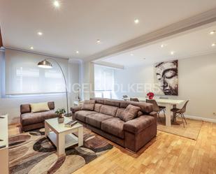 Living room of Apartment to rent in  Madrid Capital  with Air Conditioner, Heating and Parquet flooring