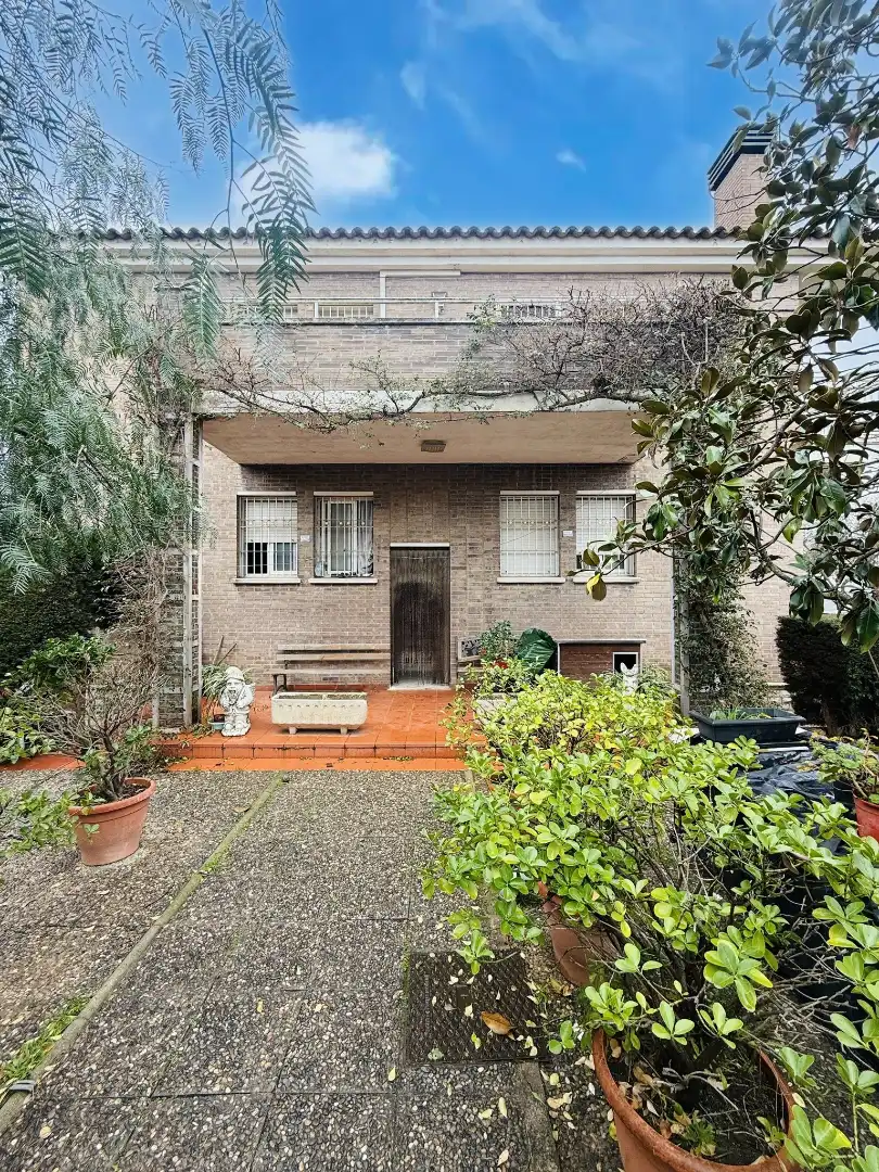 Casa con terraza en venta en Ronda Morell i Vilallonga 12, imagen 2