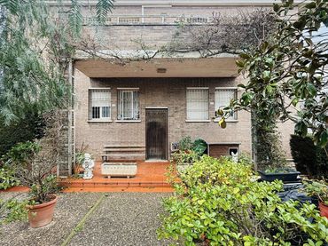 Casa con balcón en venta en Ronda Morell i Vilallonga 12