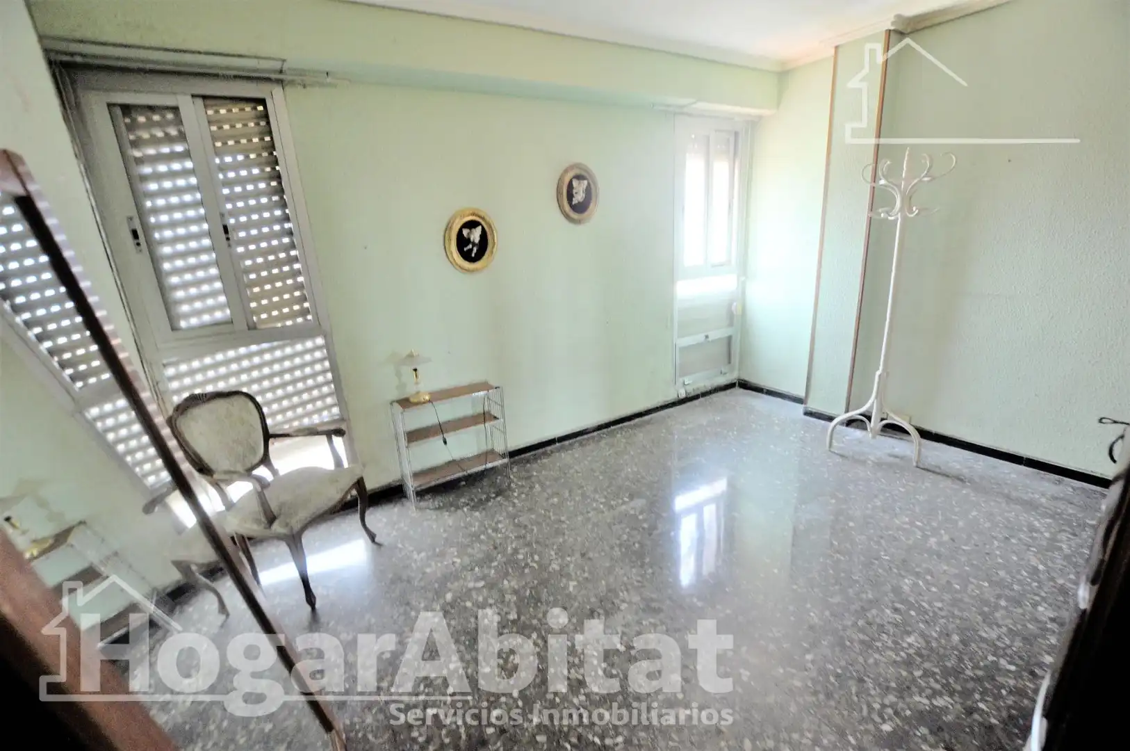 Habitación de Piso en venta en Valencia con Balcón