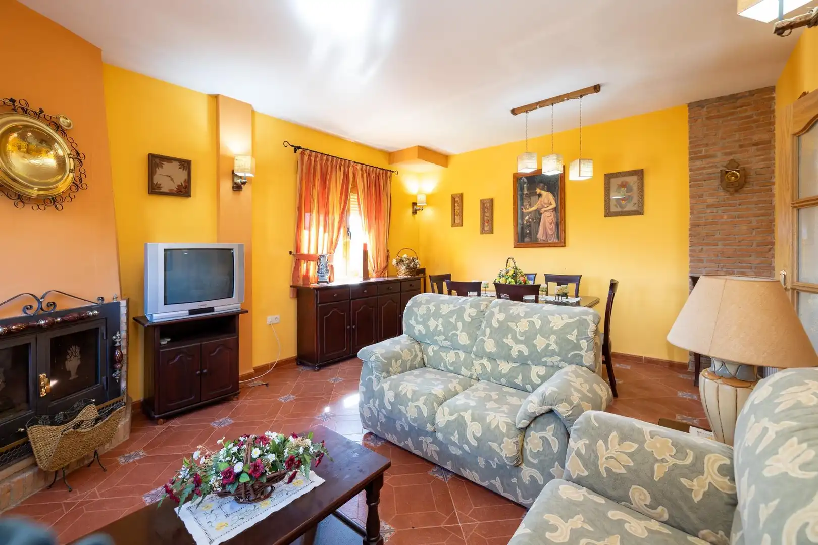 Sala d'estar de Edifici en venda en Moclín