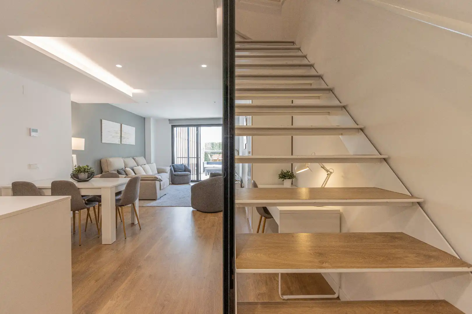 Living room of Duplexes for sale in Barcelona  with Air Conditioner, Heating and Parquet flooring