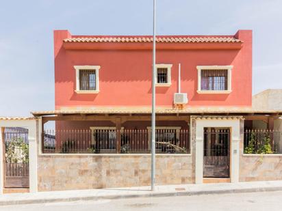 Vista exterior de Casa o xalet en venda en Cox amb Aire condicionat, Jardí privat i Terrassa