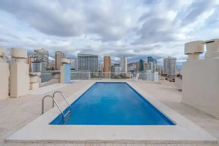 Piscina de Piso en venta en Benidorm con Terraza, Amueblado y Piscina comunitaria