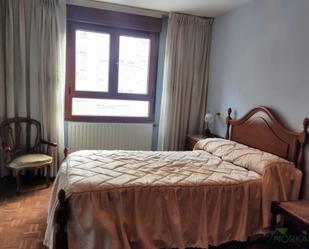 Bedroom of Flat for sale in Oviedo 