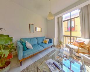 Sala d'estar de Apartament de lloguer en  Madrid Capital amb Aire condicionat, Calefacció i Parquet