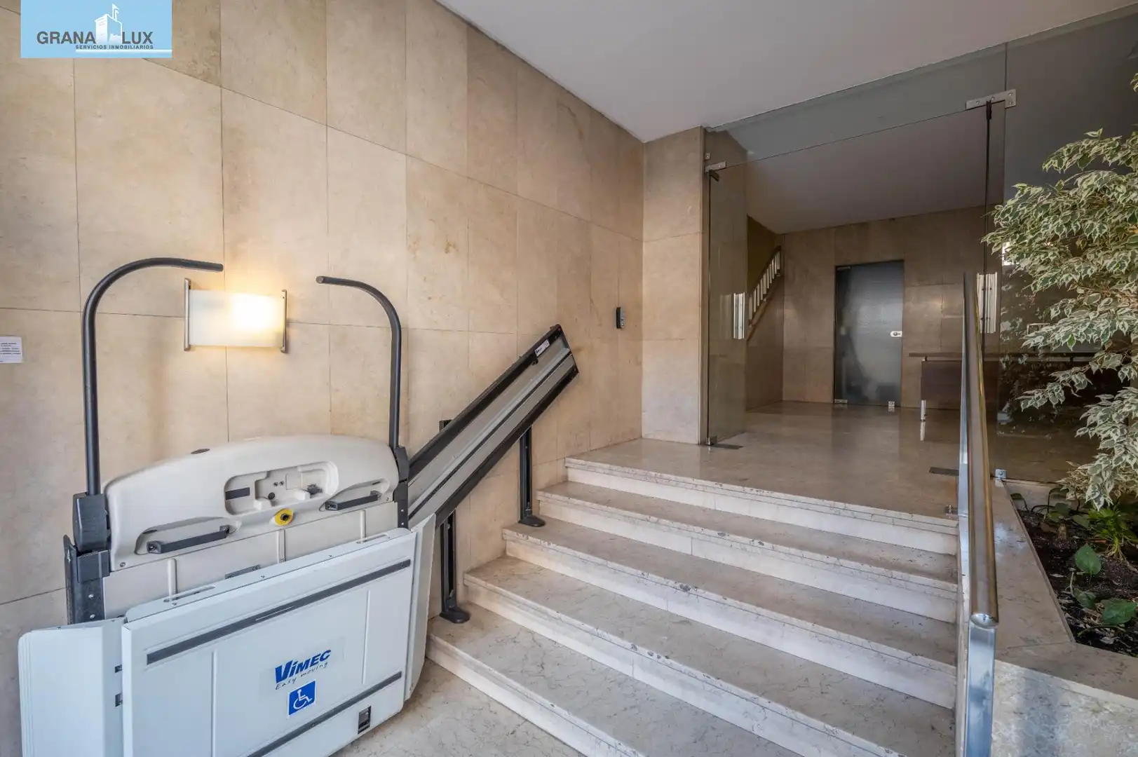 Piso en venta en Granada con Terraza y Balcón
