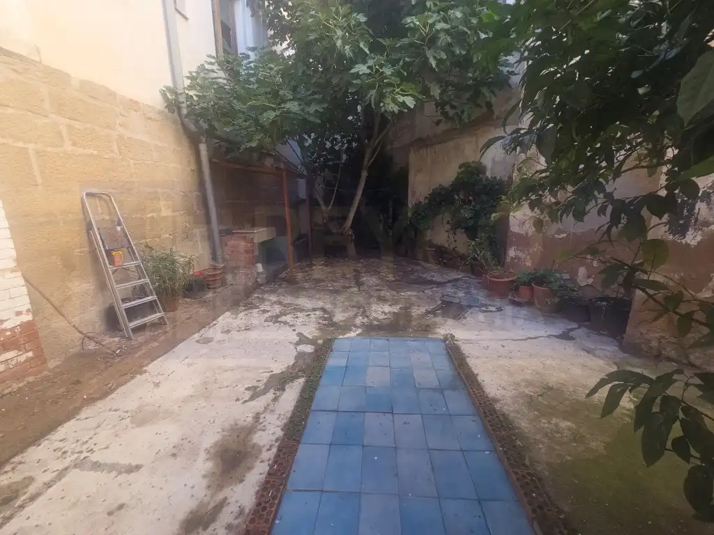 Garden of Houses for sale in  Logroño