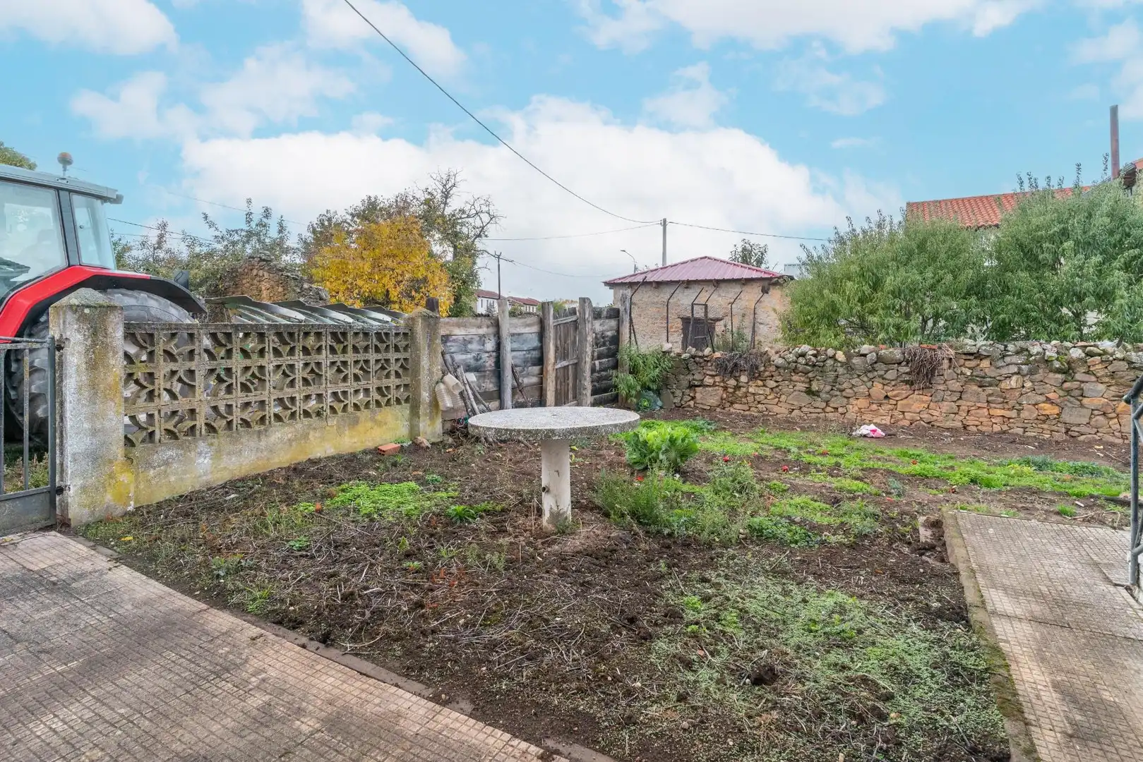 Houses for sale in Castrocontrigo  with Private garden, Terrace and Furnished