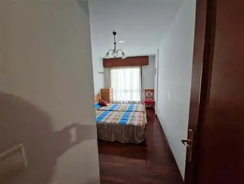 Schlafzimmer von Wohnungen zur Miete in Sada (A Coruña) mit Heizung, Parkett und Möbliert