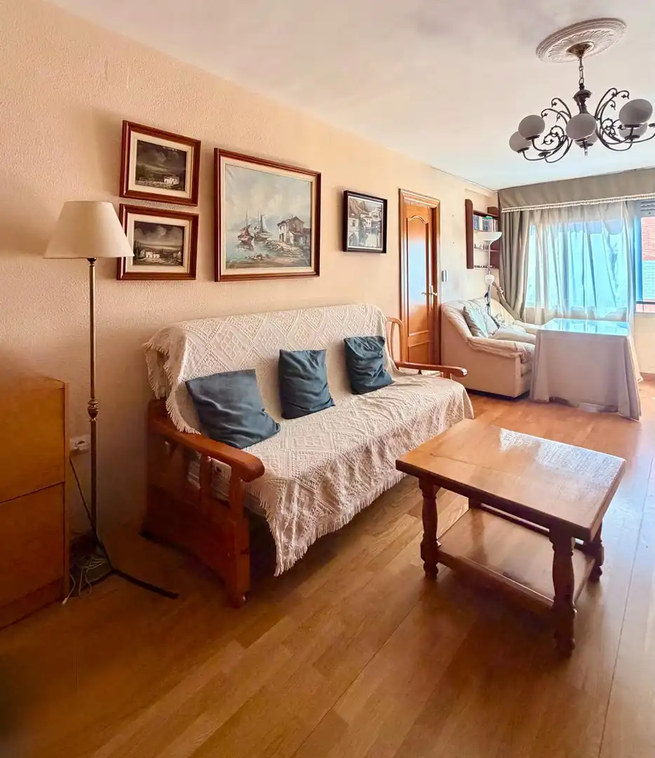 Living room of Flat for sale in Granada  with Furnished