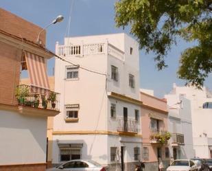 Exterior view of House or chalet for sale in  Sevilla Capital