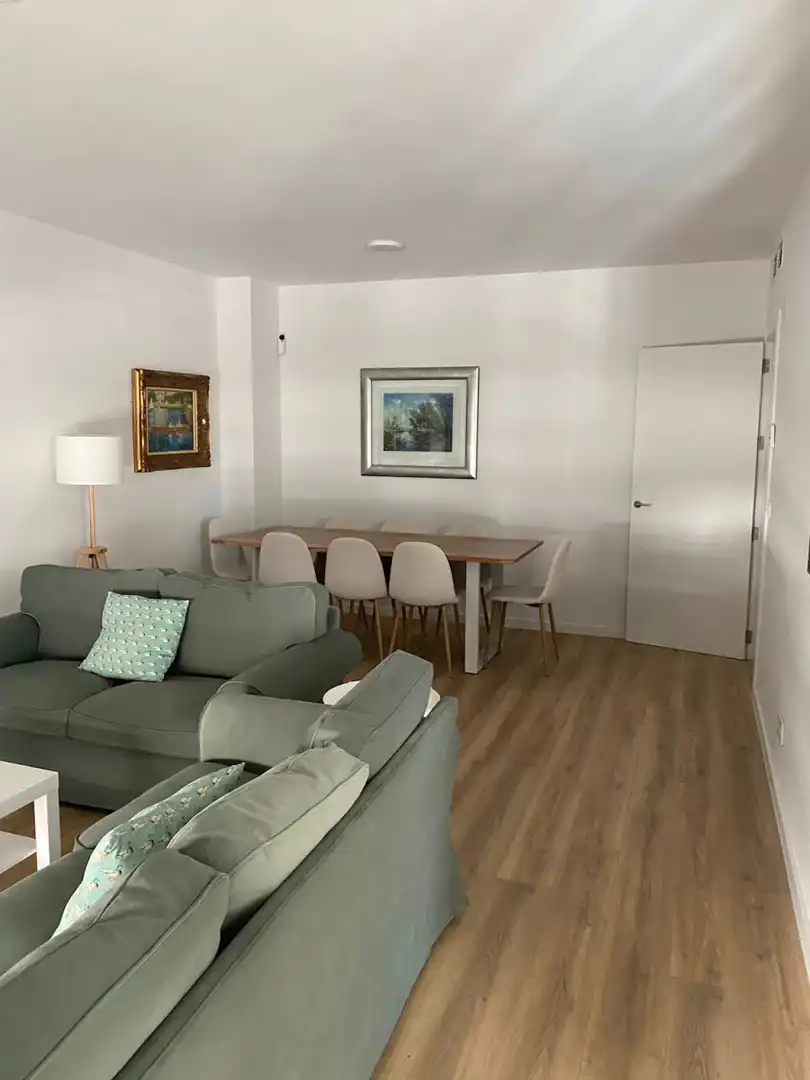 Comedor de Piso para compartir en Bellavista - La Palmera
