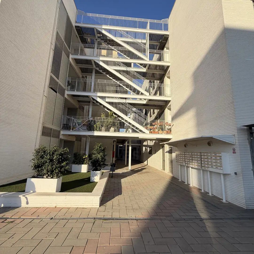 Vista exterior de Pis en venda en Málaga amb Calefacció