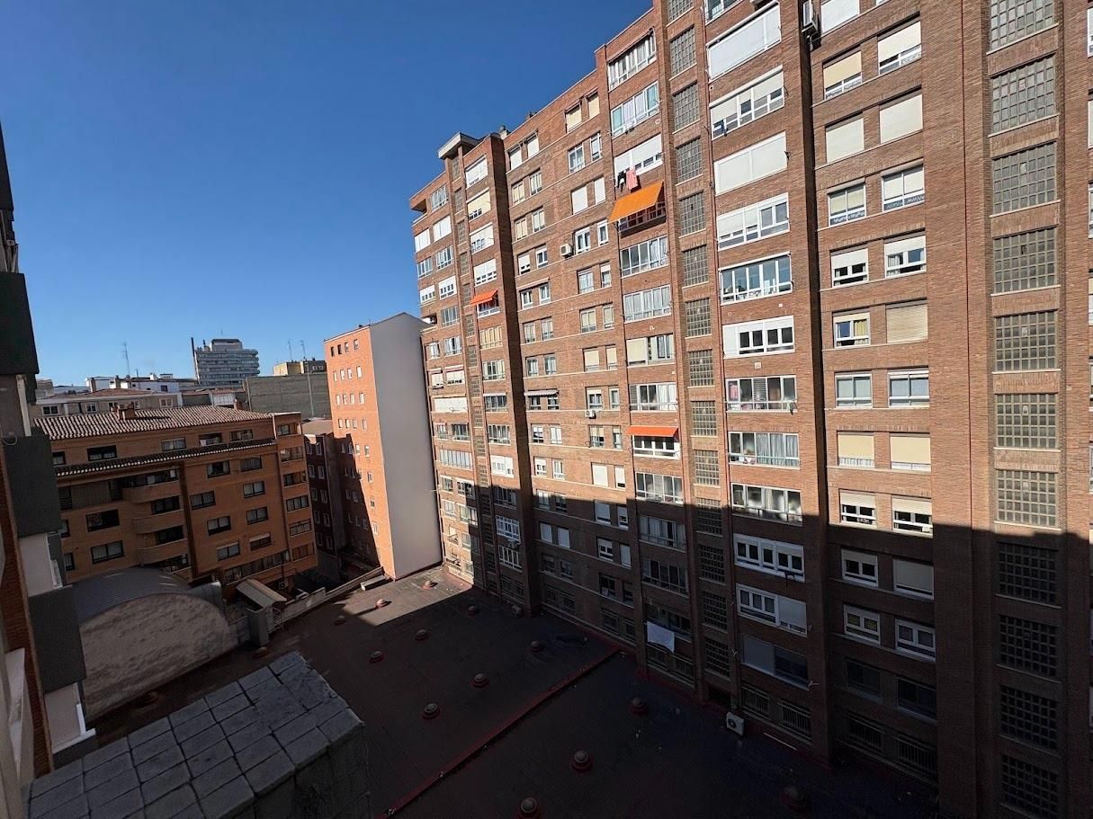 Vista exterior de Pis de lloguer en Valladolid Capital amb Calefacció i Terrassa